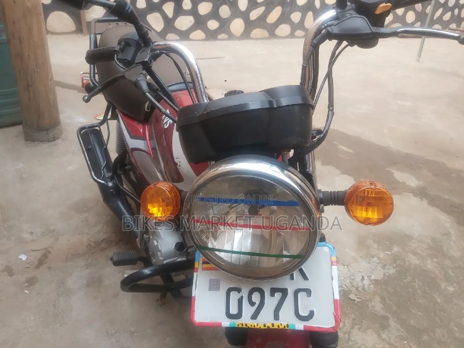 New TVS HLX 125 2022 Red