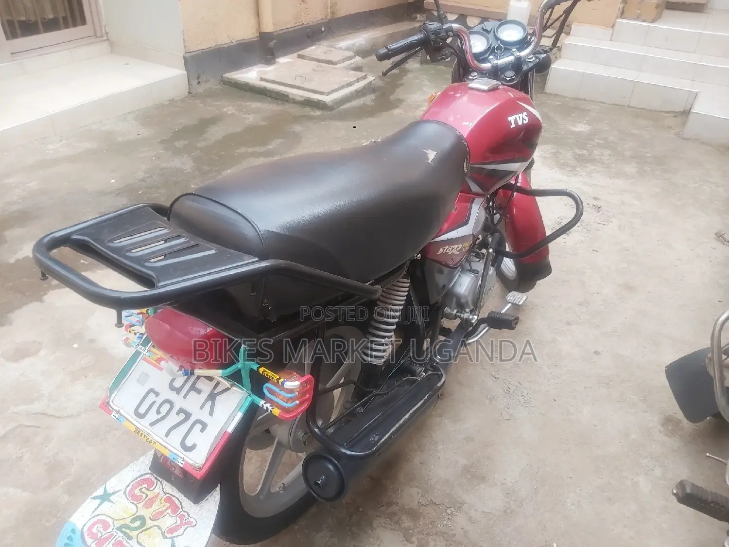 New TVS HLX 125 2022 Red