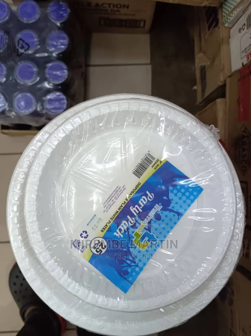 Disposable Plastic Plates