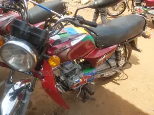 Bajaj Boxer 100 2021 Red