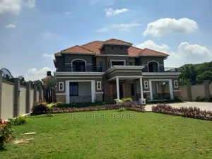 Furnished 6bdrm Duplex in Munyonyo Lake, Makindye for sale
