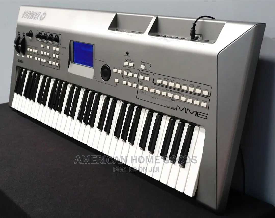 Yamaha MM6 61 Keys Polyphonic Synthesizer, W/Squencer MIDI