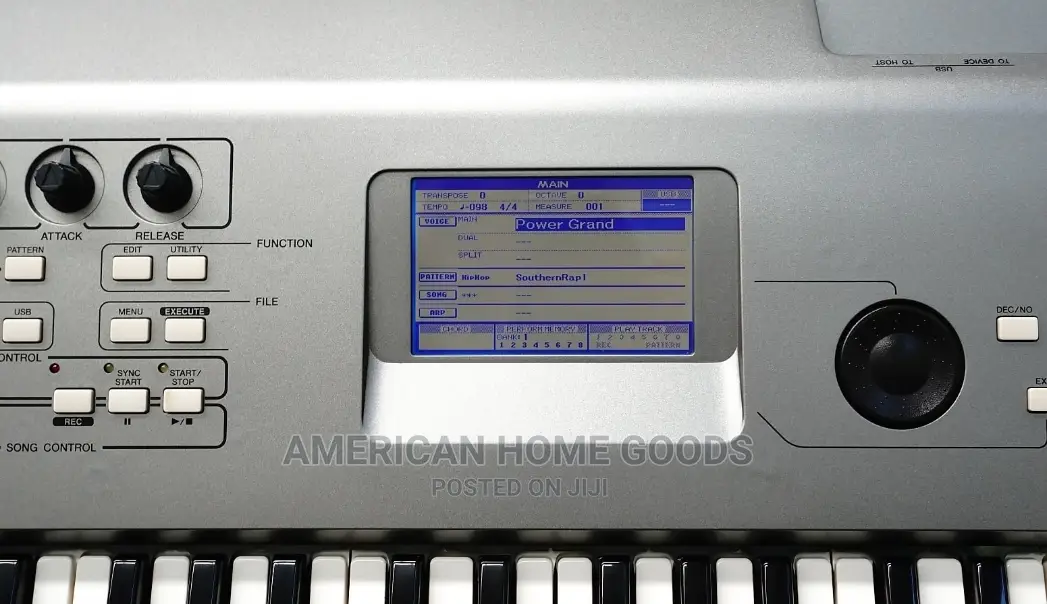Yamaha MM6 61 Keys Polyphonic Synthesizer, W/Squencer MIDI