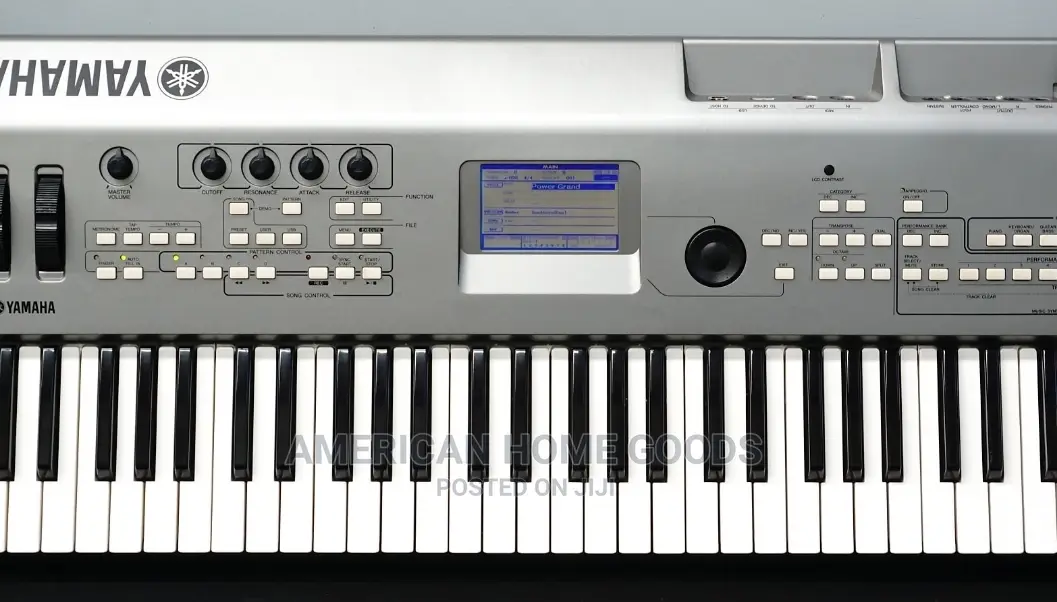 Yamaha MM6 61 Keys Polyphonic Synthesizer, W/Squencer MIDI