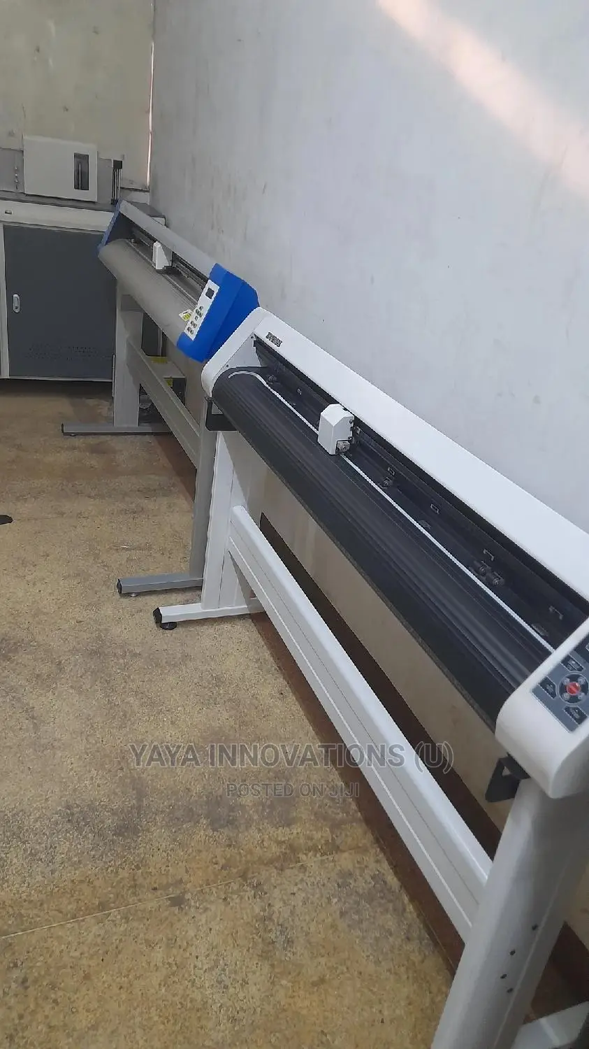 Digital Plain Vinyl Plotter