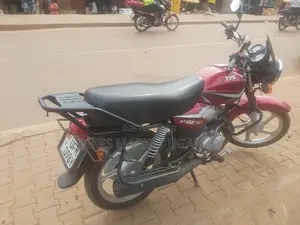 New TVS HLX 125 2022 Red