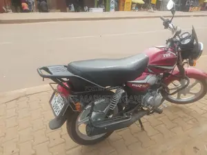 New TVS HLX 125 2022 Red