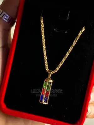 Simple and Unique Lady’S Necklaces Available