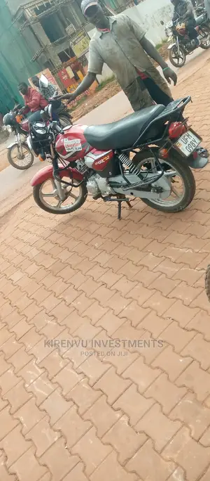 TVS HLX 125 2018 Red