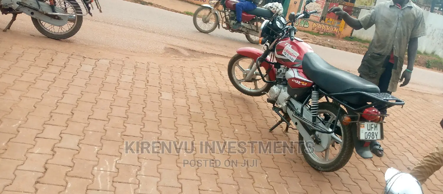 TVS HLX 125 2018 Red