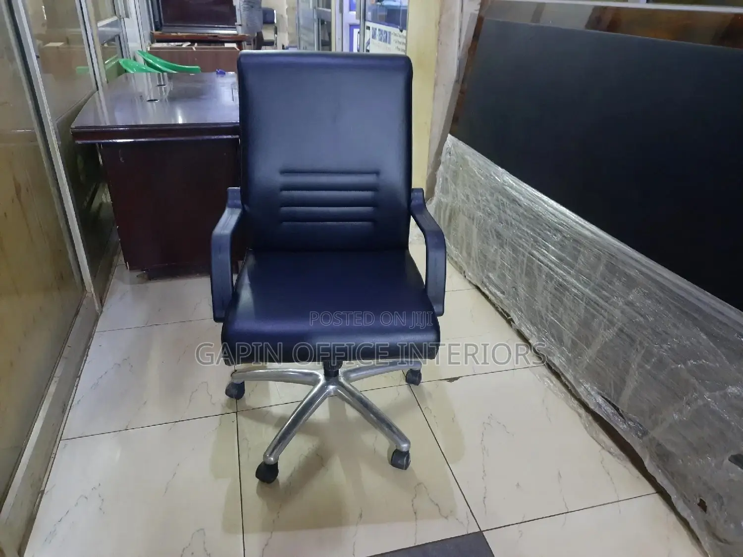 Short Back Office Executive