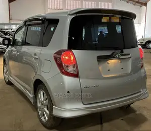 Toyota Ractis 1.5 AWD 2008 Silver