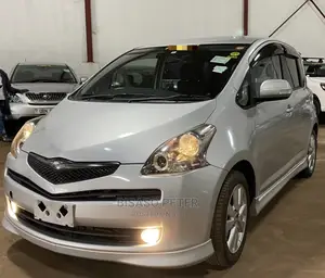 Toyota Ractis 1.5 AWD 2008 Silver