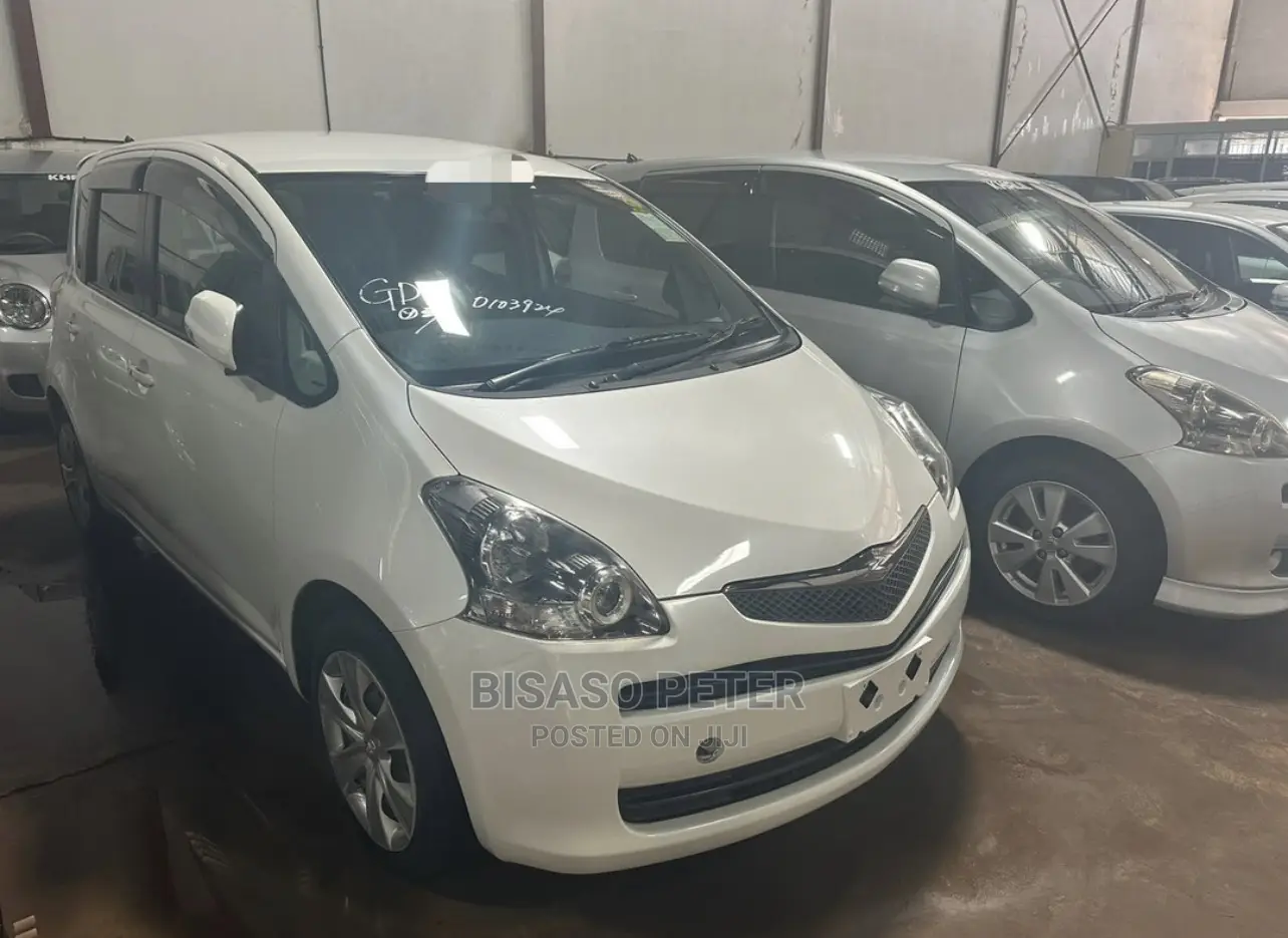 Toyota Ractis 1.5 AWD 2009 White