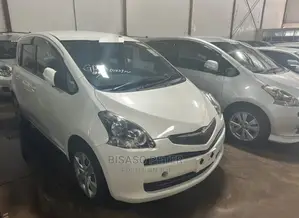 Toyota Ractis 1.5 AWD 2009 White