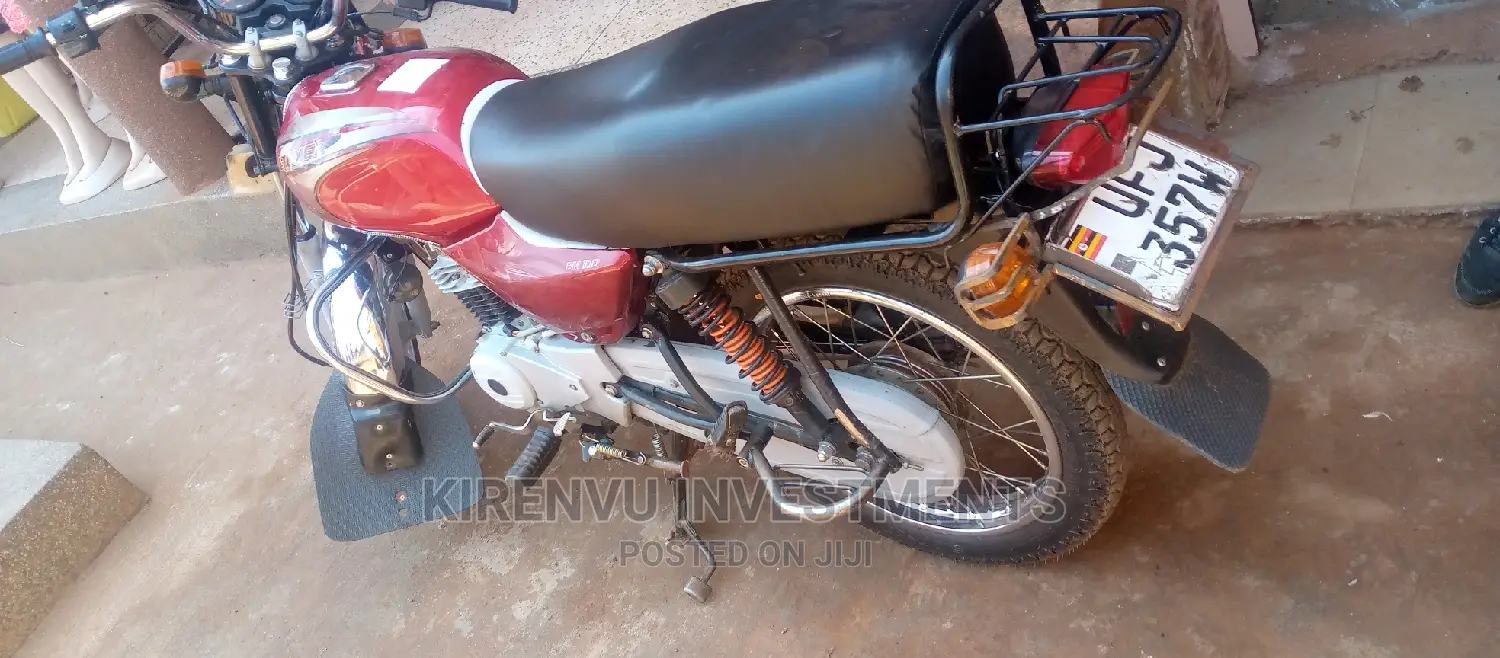 Bajaj Boxer 100 2018 Red