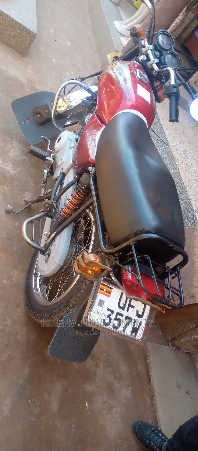 Bajaj Boxer 100 2018 Red