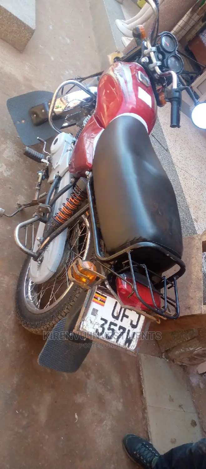 Bajaj Boxer 100 2018 Red