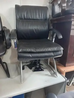 Static Visitors Chair