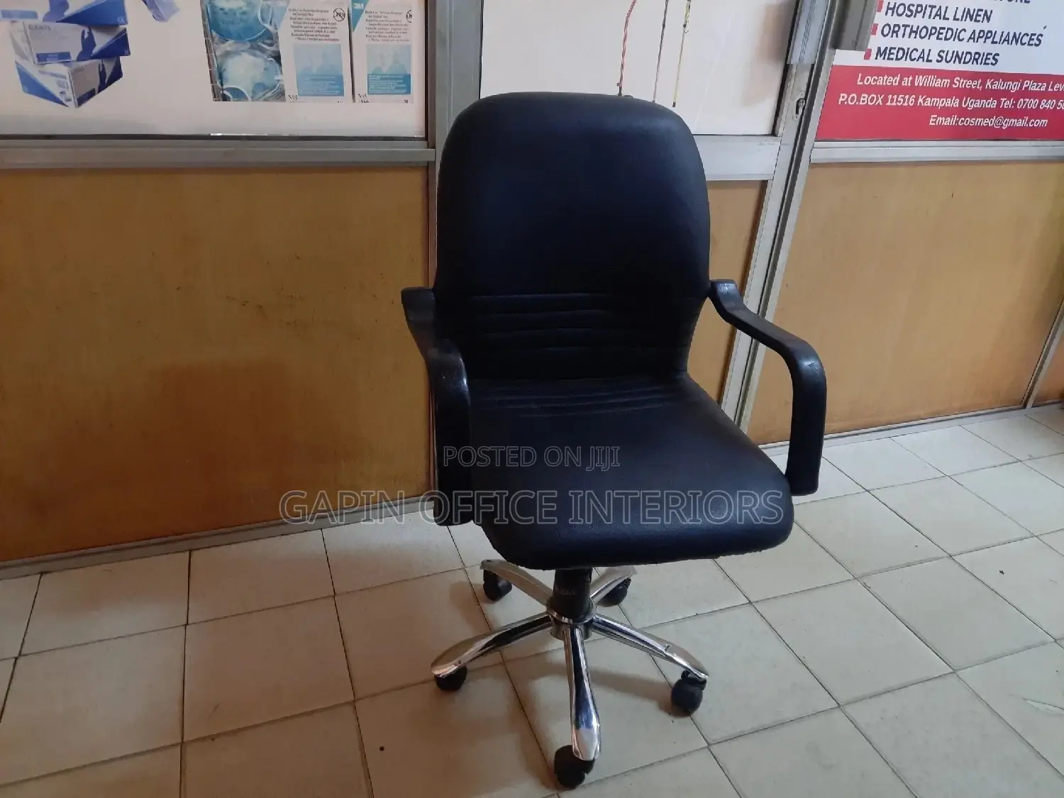 Leathered Short Back Chair