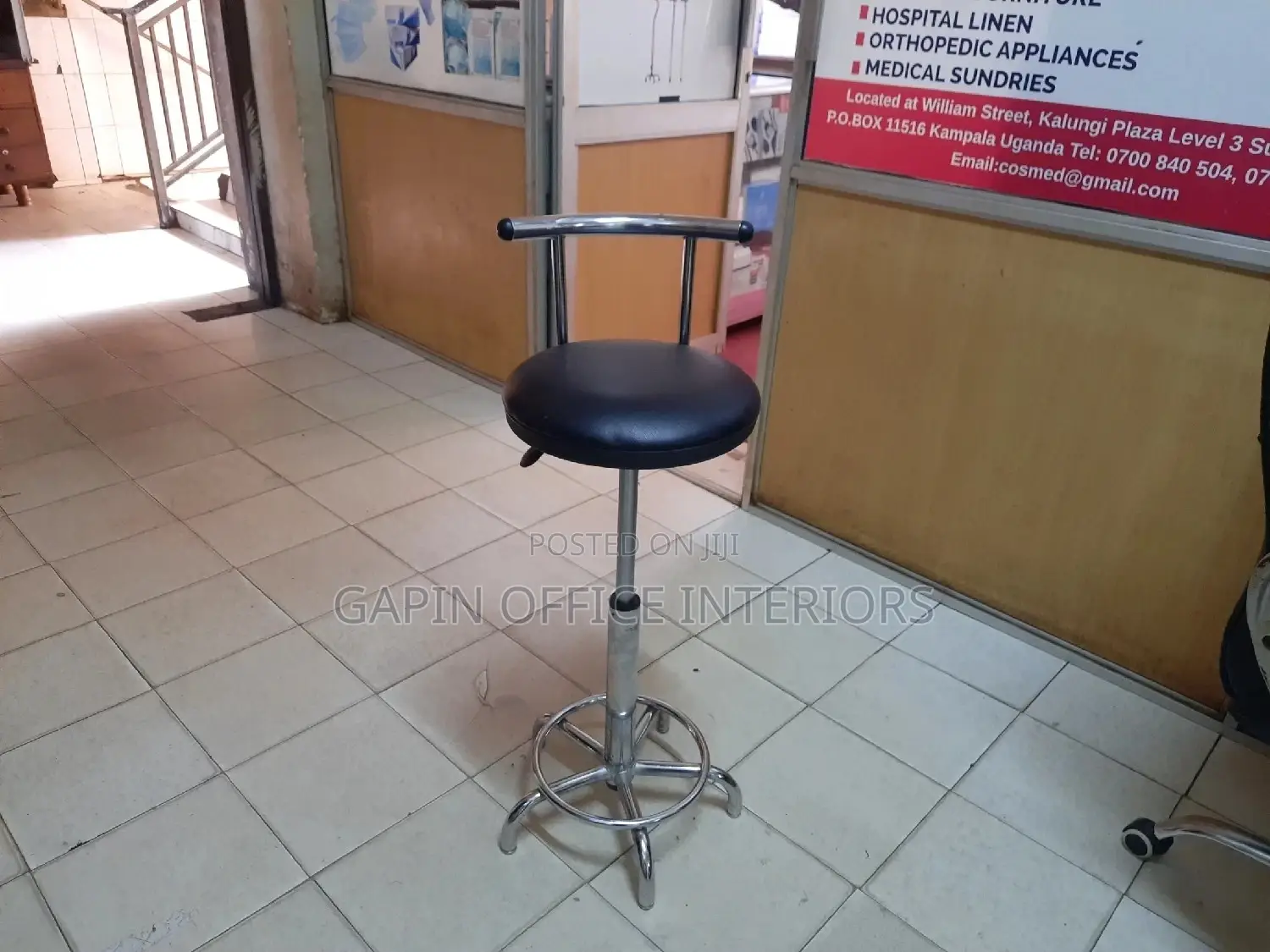 Simple Bar Stool Chair