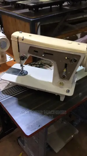 Singer Zigzag Design Japan Sewing Machine
