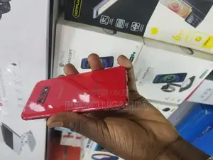 Samsung Galaxy S10e 128 GB Red