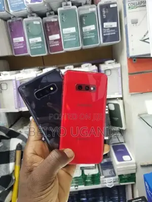 Samsung Galaxy S10e 128 GB Red