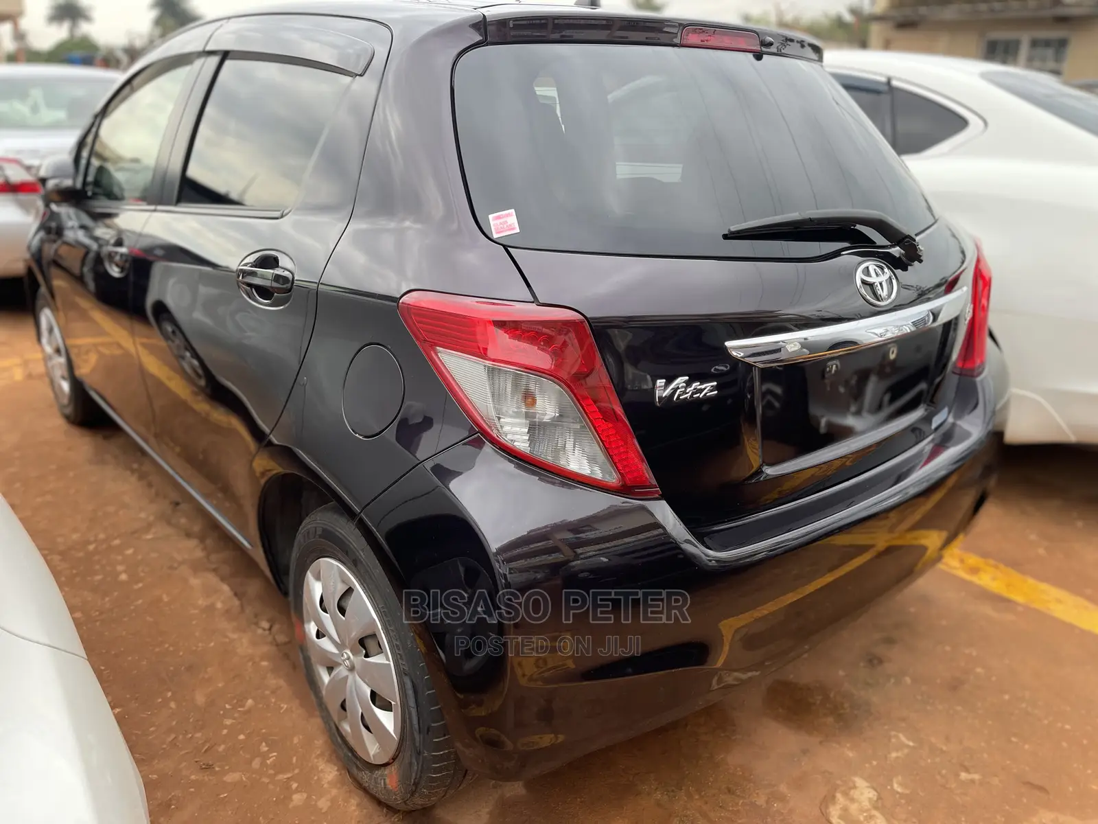 Toyota Vitz 1.3 AWD 5dr 2014 Beige