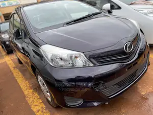 Toyota Vitz 1.3 AWD 5dr 2014 Beige