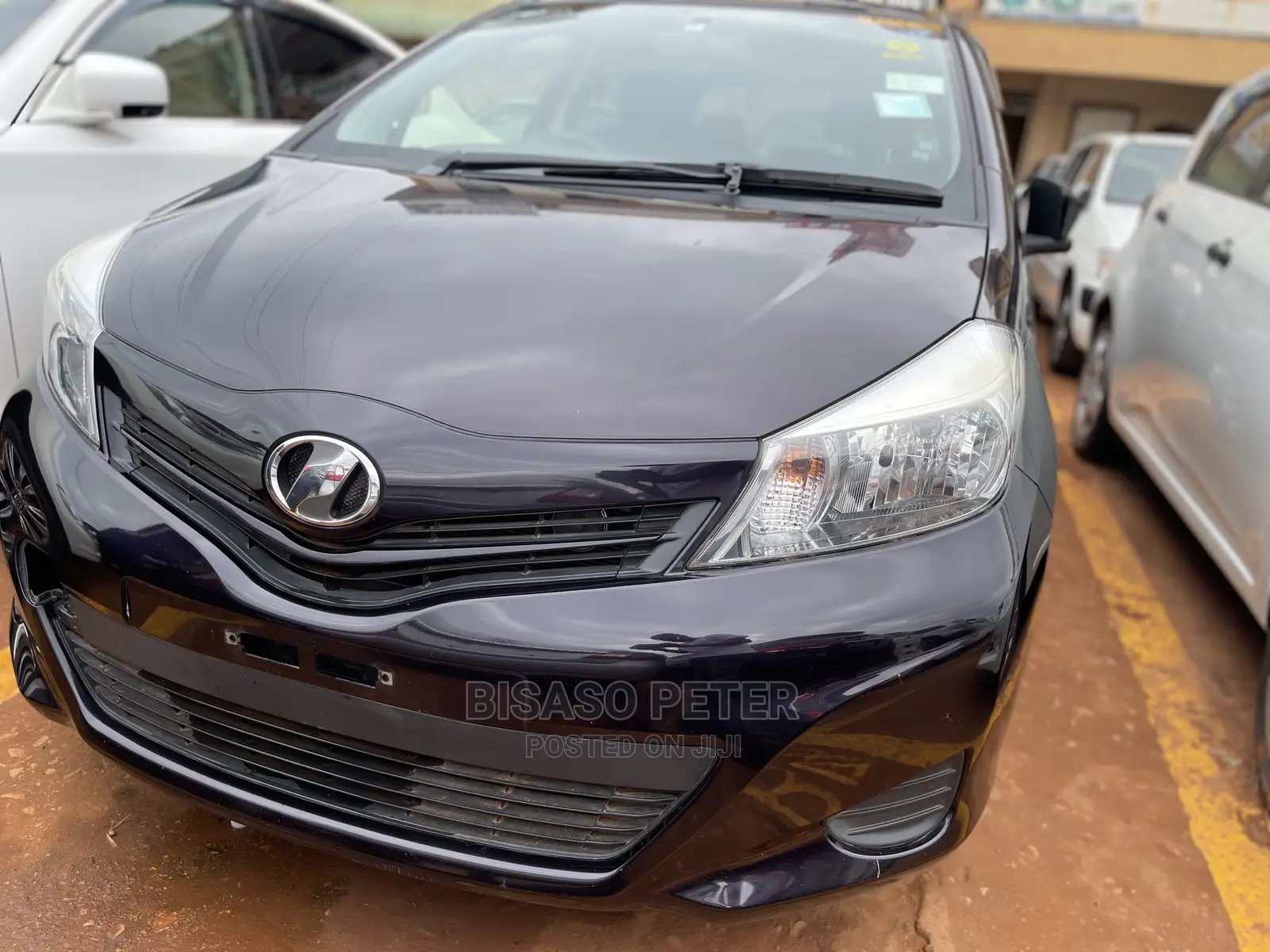 Toyota Vitz 1.3 AWD 5dr 2014 Beige