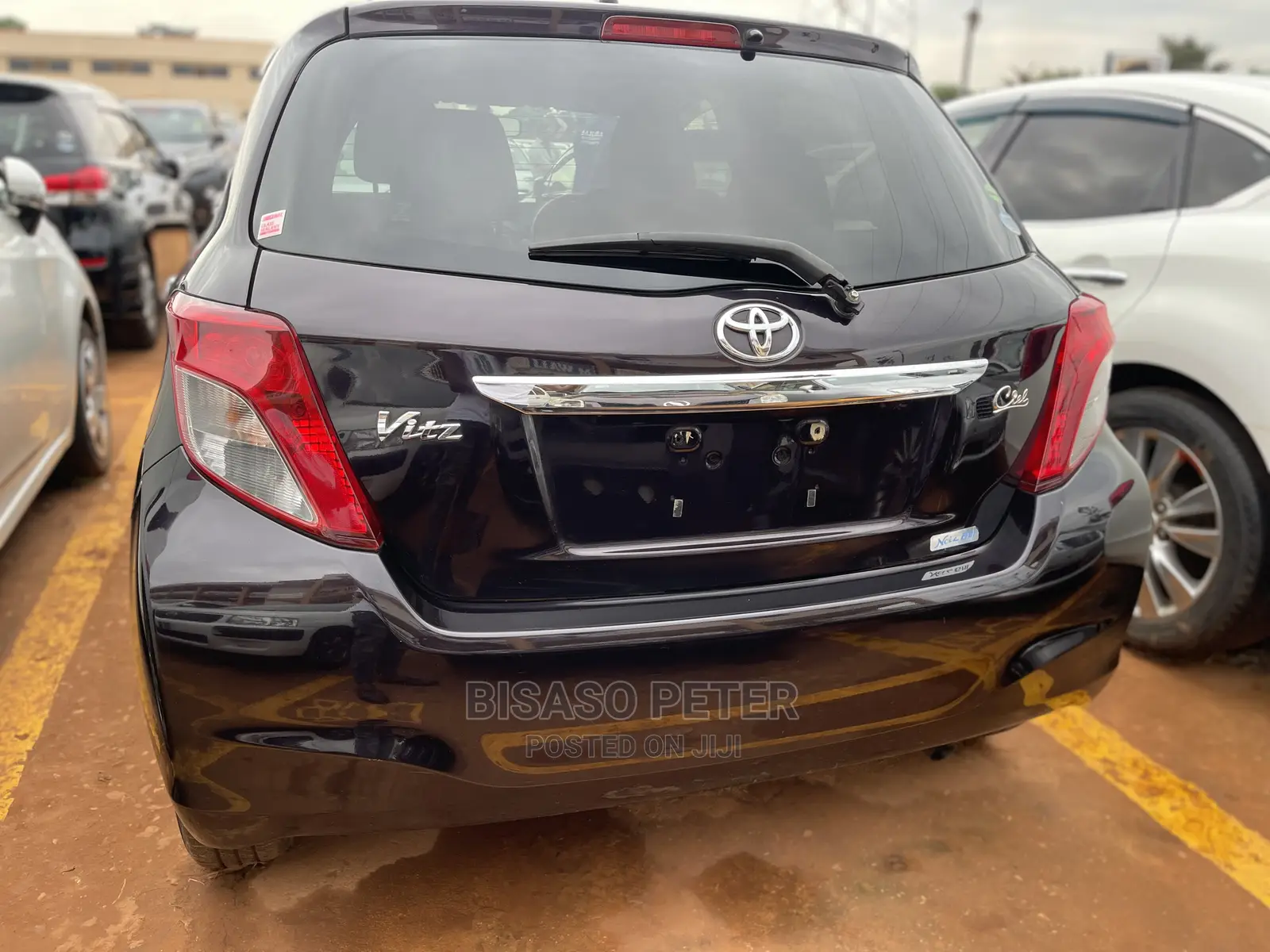 Toyota Vitz 1.3 AWD 5dr 2014 Beige