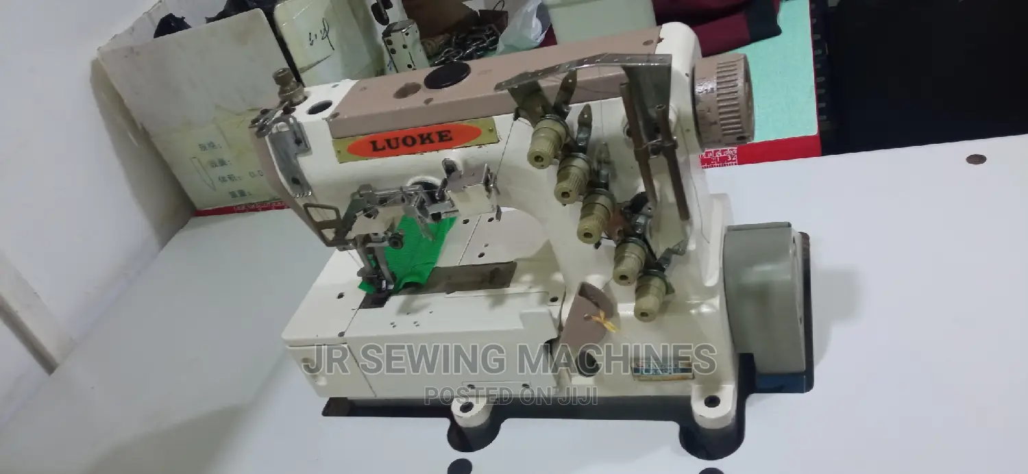 Flat Lock Industrial Sewing Machine