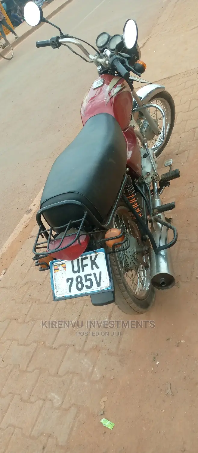 Bajaj Boxer 100 2018 Red