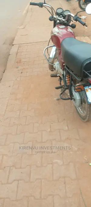 Bajaj Boxer 100 2018 Red
