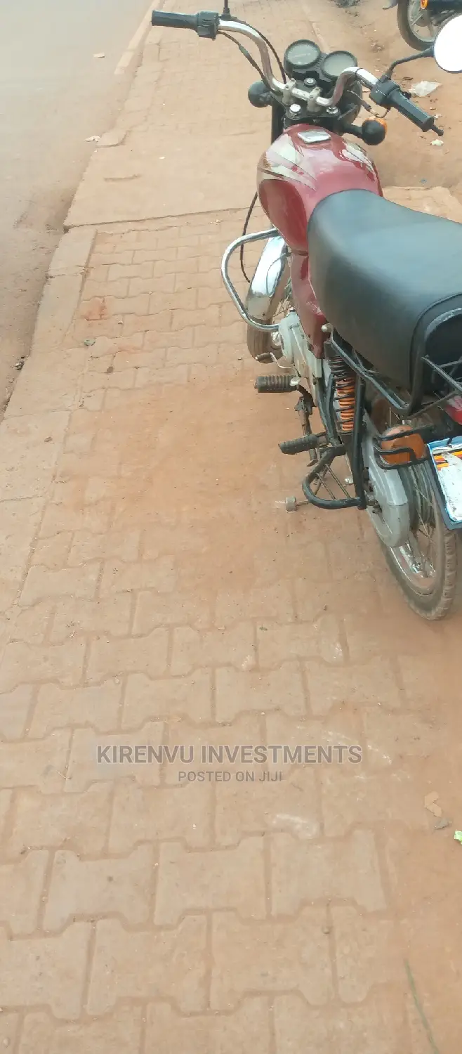 Bajaj Boxer 100 2018 Red