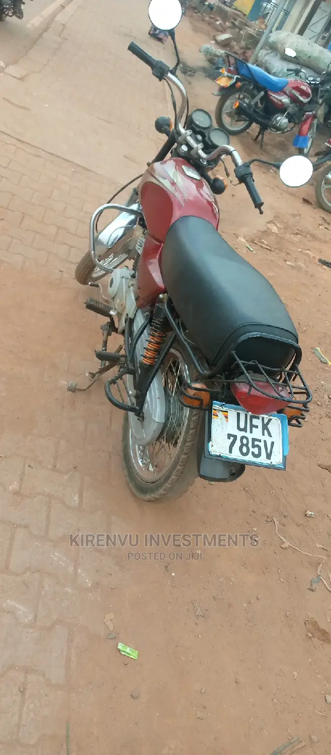 Bajaj Boxer 100 2018 Red