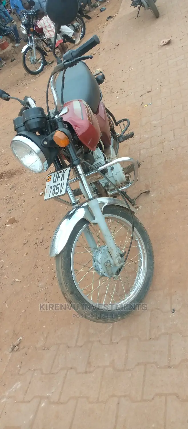 Bajaj Boxer 100 2018 Red