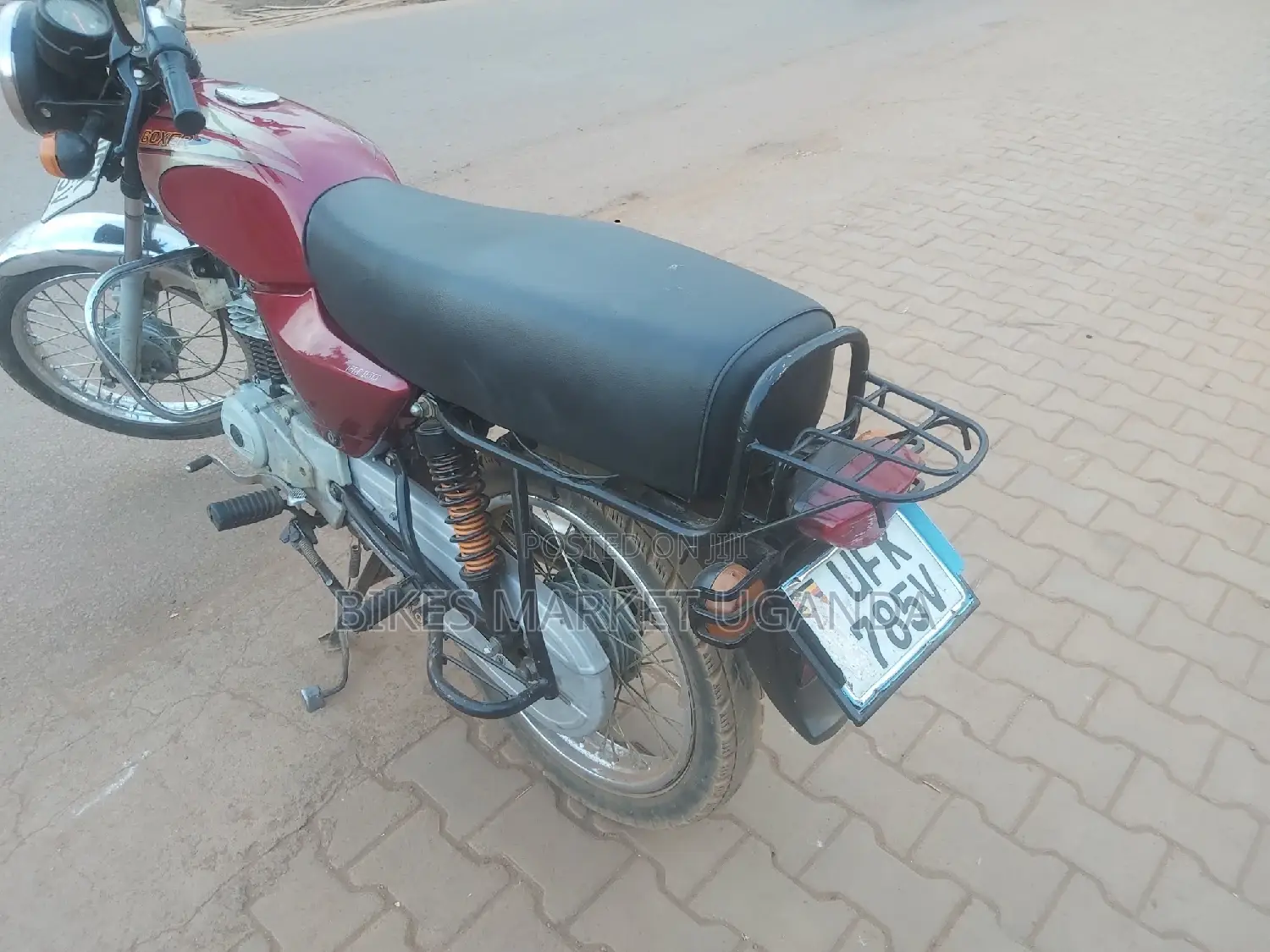 New Bajaj Boxer 2022 Red