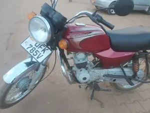 New Bajaj Boxer 2022 Red
