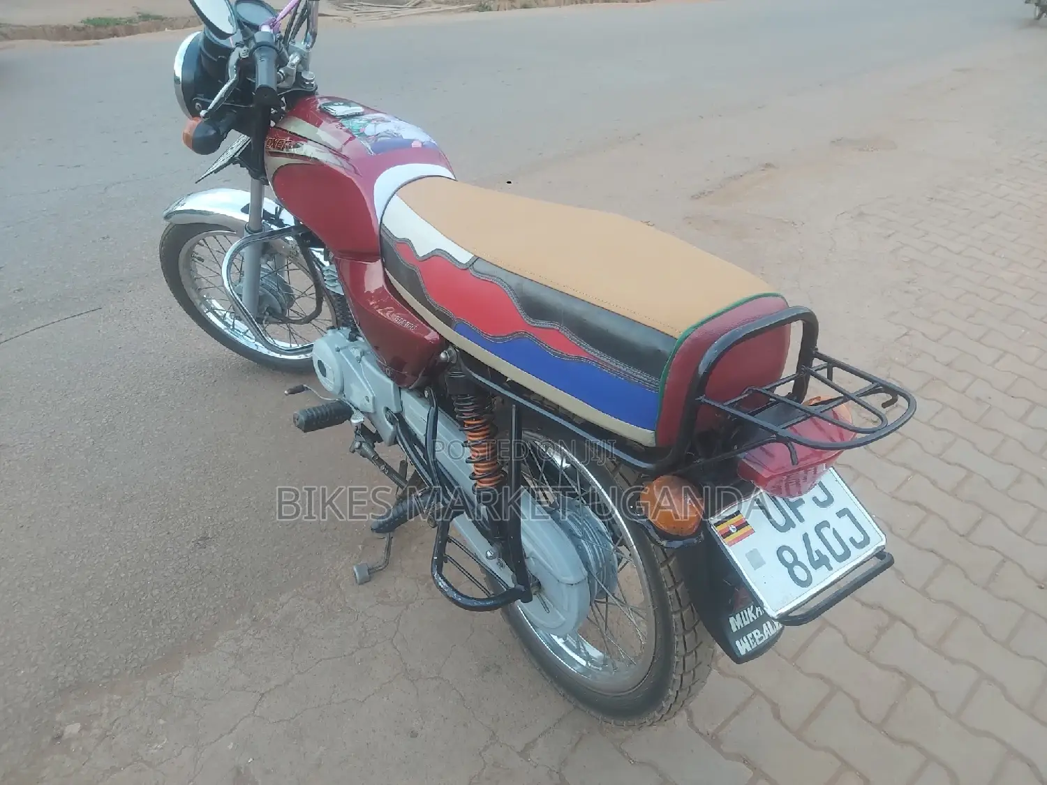 New Bajaj Boxer 100 2022 Red