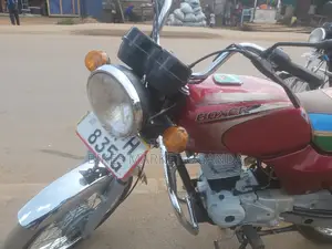 New Bajaj Boxer 100 2022 Red