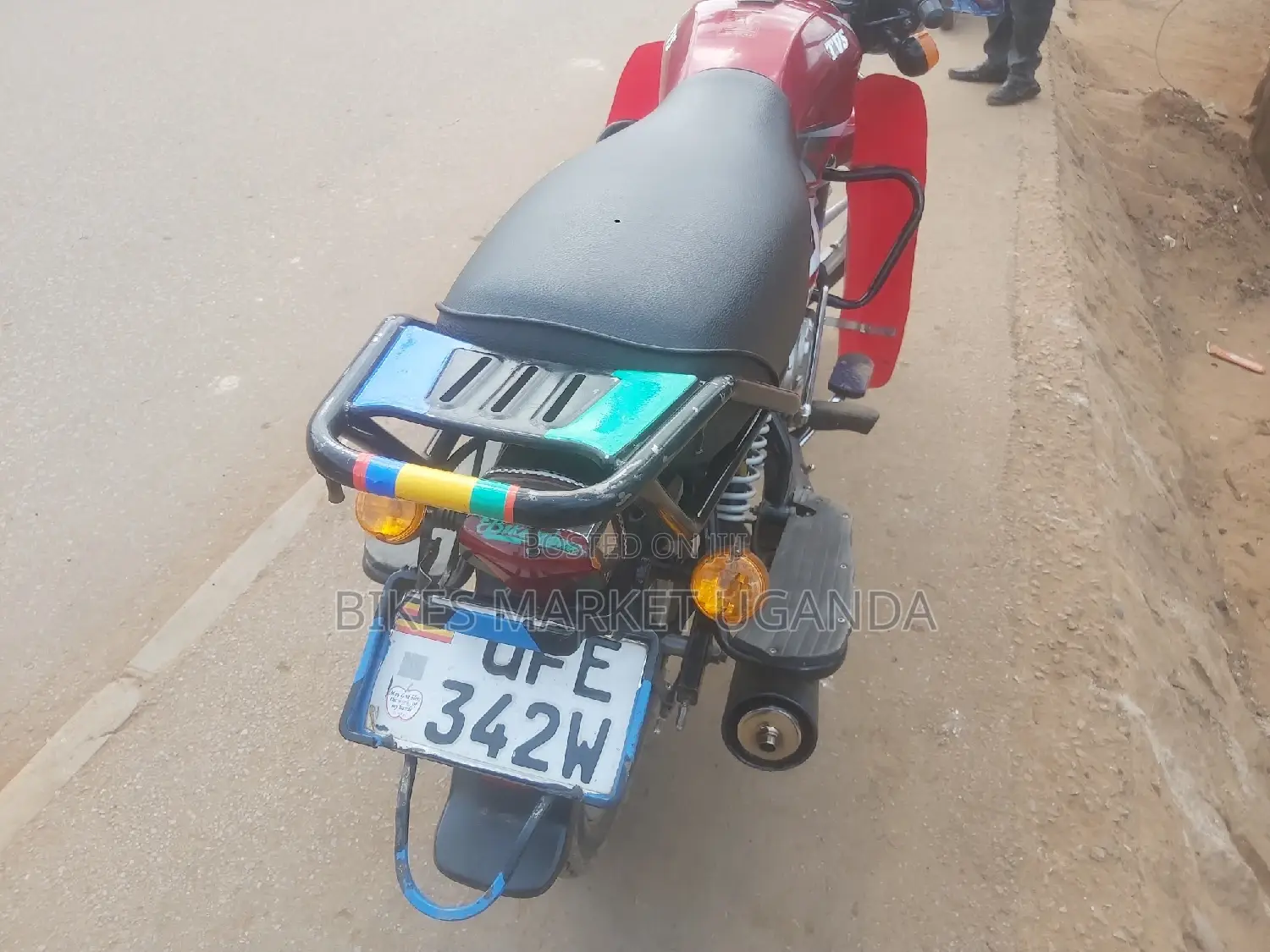 TVS HLX 125 2021 Red
