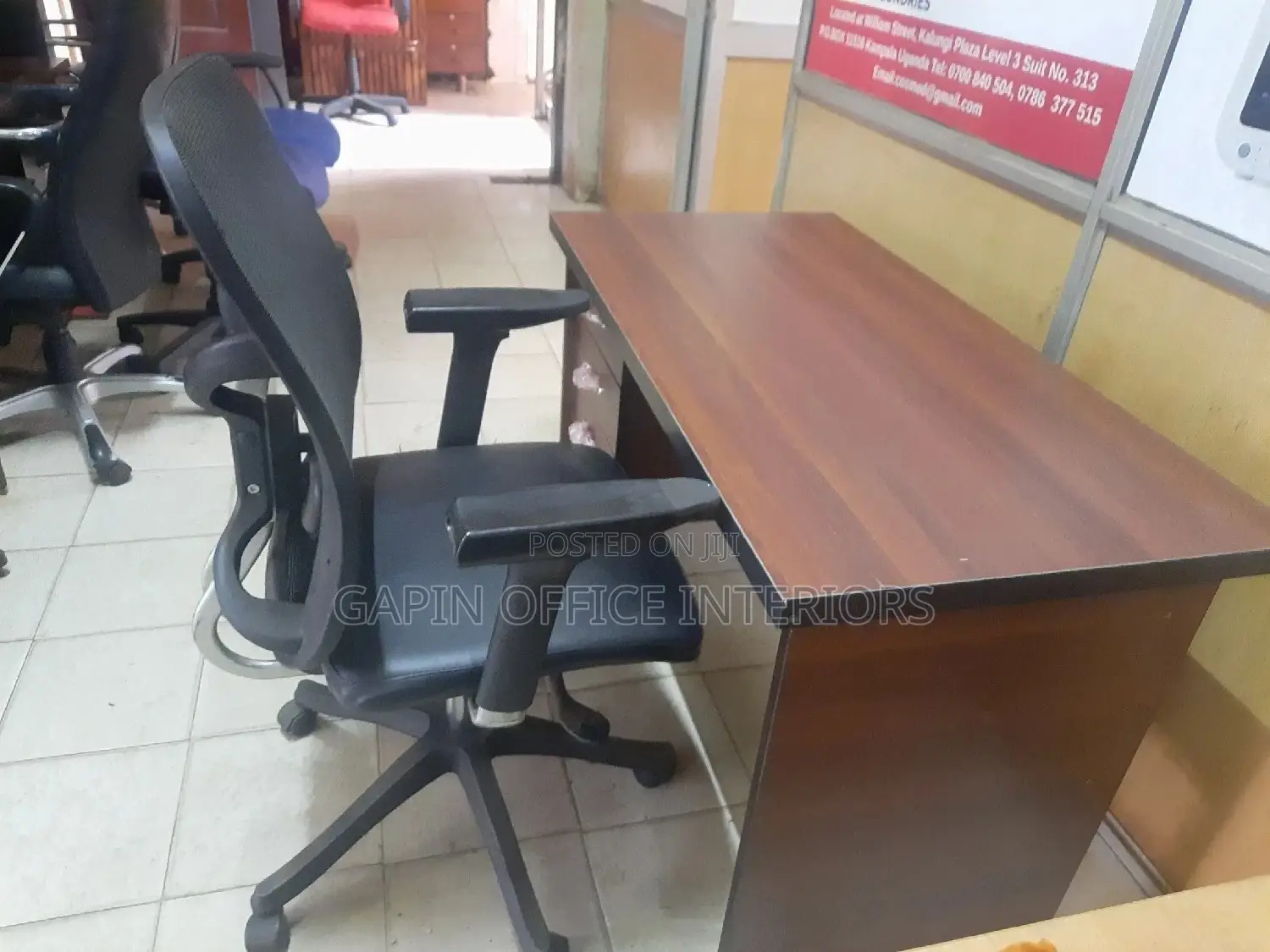 Office Table With Mesh Chair