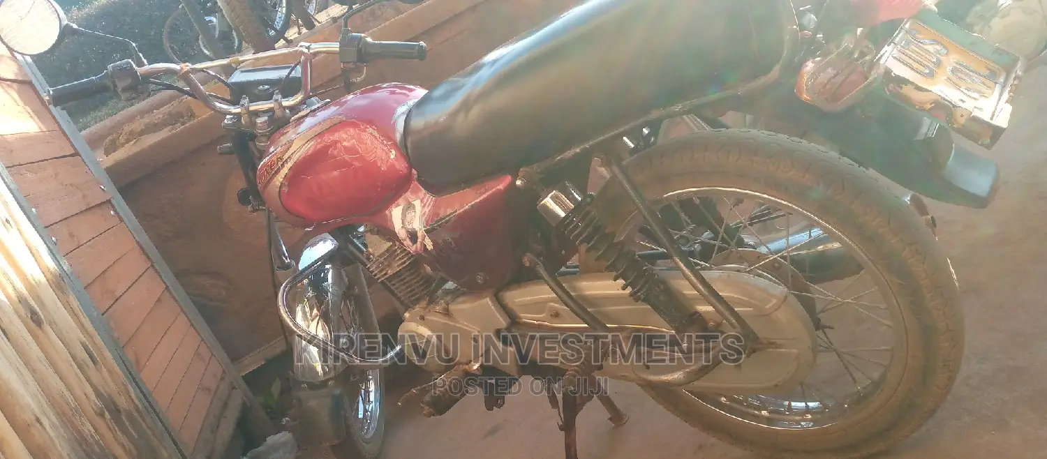 Bajaj Boxer 2015 Red