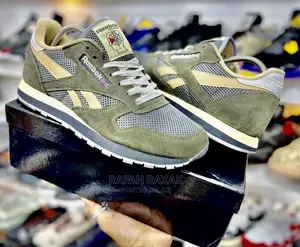 Original Classic Reebok Green Sneakers