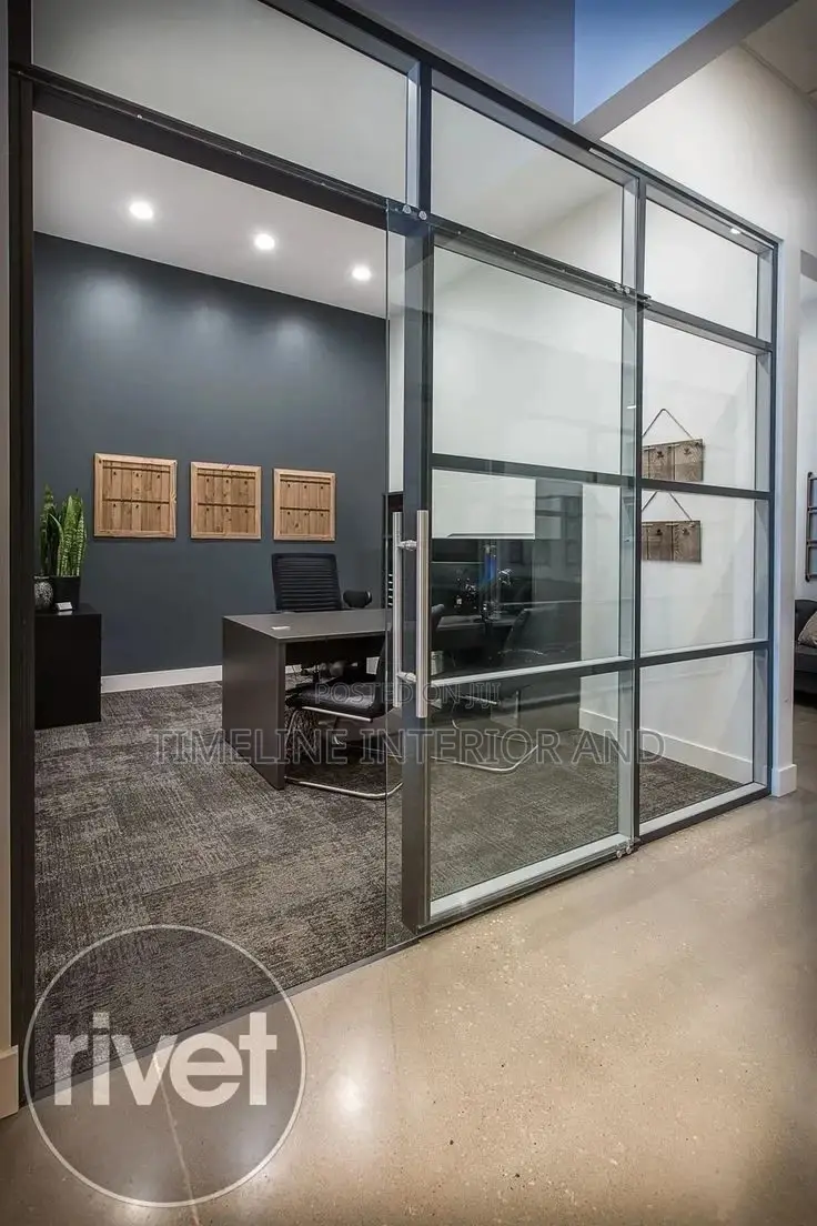 Frameless Glass and Aluminum Partioning.