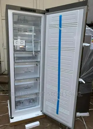 HISENSE 310litres Upright Freezers \\ RS-31FR.