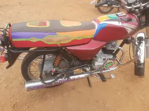 Bajaj Boxer 100 2017 Red