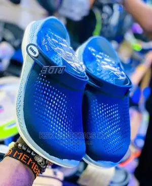 Crocs Push In